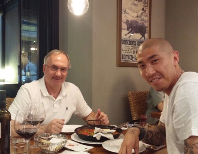 robotdr22's tweet image. Danke fürs lecker Essen👍Drück immer die daumen⚽️ #UliStielike 🐙⚽️❤️