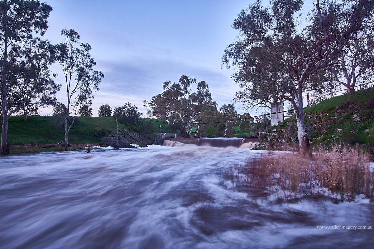 ValleyImagery's tweet photo. Its a bit wet in the #Barossa right now. https://t.co/R9UPJ8H52z