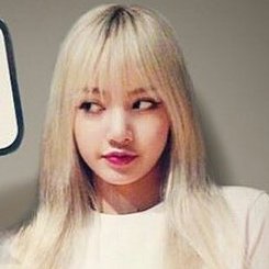 lisamanobanpics's tweet photo. Lisa icons https://t.co/8W7KTgH6nA