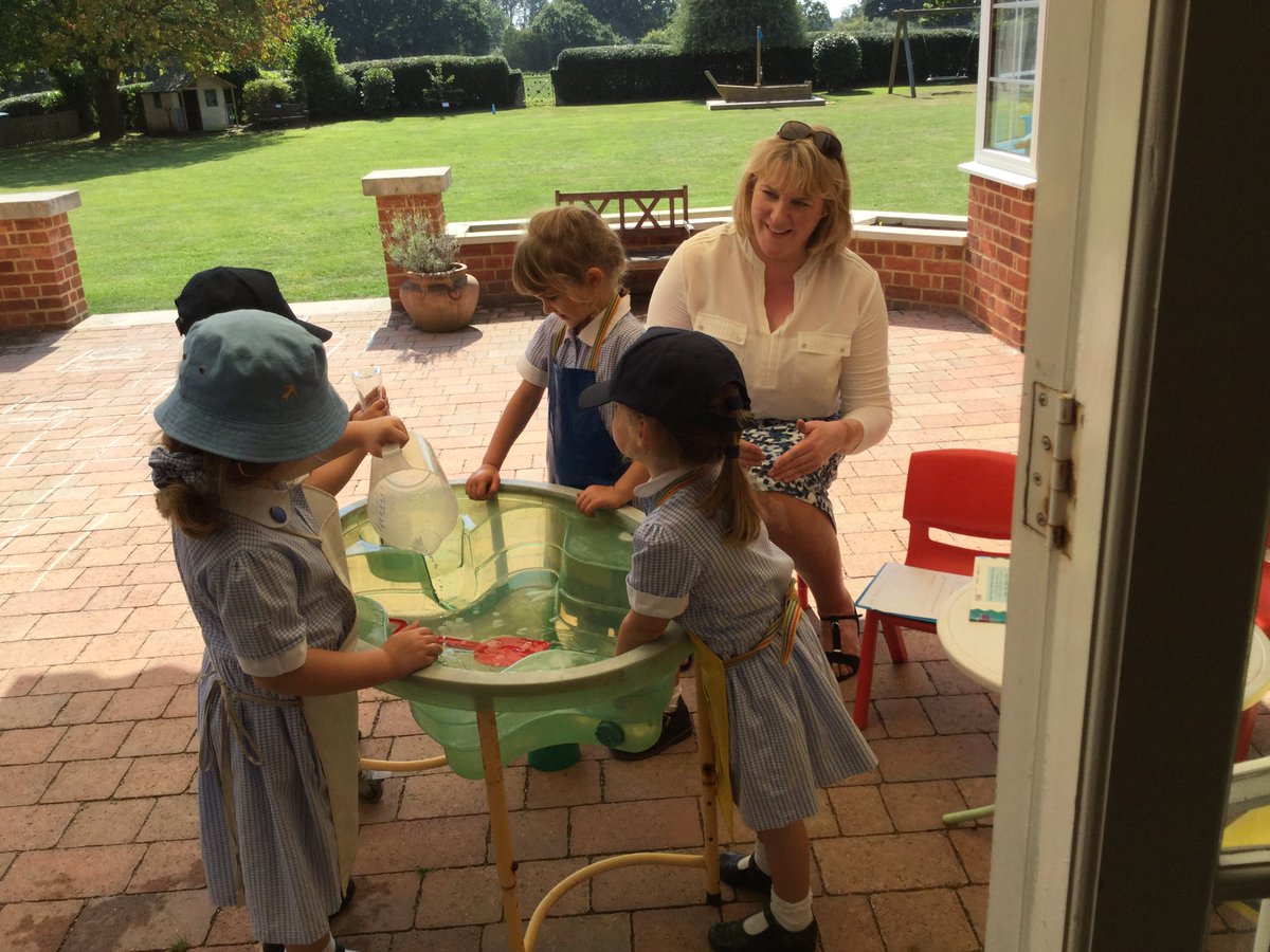 CFS_PrePrep's tweet photo. #CFSReception on a hot day #lovelearning what they can do with water #CFSScience https://t.co/vydKLedTPi