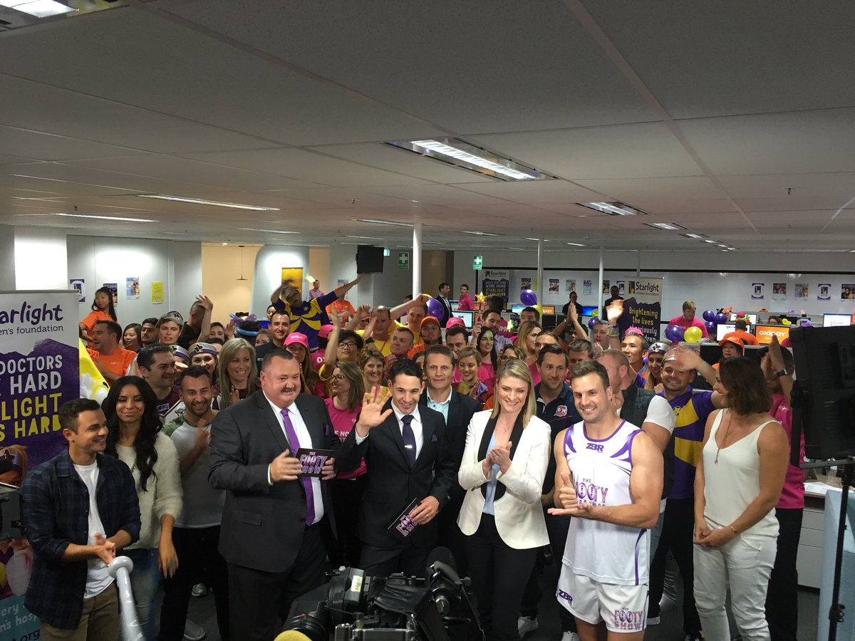 NRLonNine's tweet photo. A massive THANK YOU to everyone who donated tonight! Over $440,000 raised for @Starlight_star. #BC4LC #9NRLFootyShow https://t.co/9WbkuNrbZz
