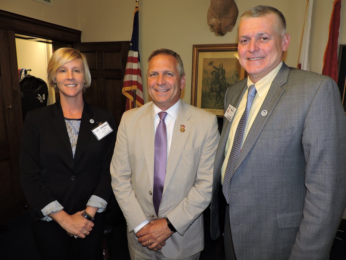 RepBost's tweet photo. Representatives of the Illinois Pork Producers Association (IPPA) met with me this week. #ILpork https://t.co/BBLIpBPXHI