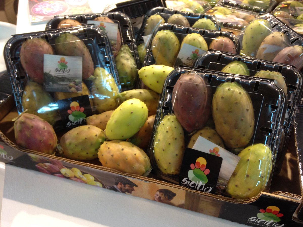 FruitbookMag's tweet photo. È il gioiello che cresce alle pendici dell'Etna. #Sicilio è il fico d'India lanciato a #Macfrut2016 da La Deliziosa https://t.co/YdY4Ecm7yl