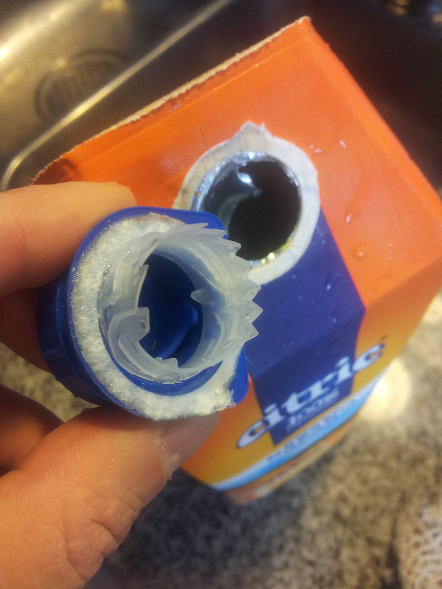 Soy fanático de los <a href="/JugosCitric/">Jugos Citric</a>, son los mejores, pero eso me la baja un poco.... nueva botella de 1.5 lts.