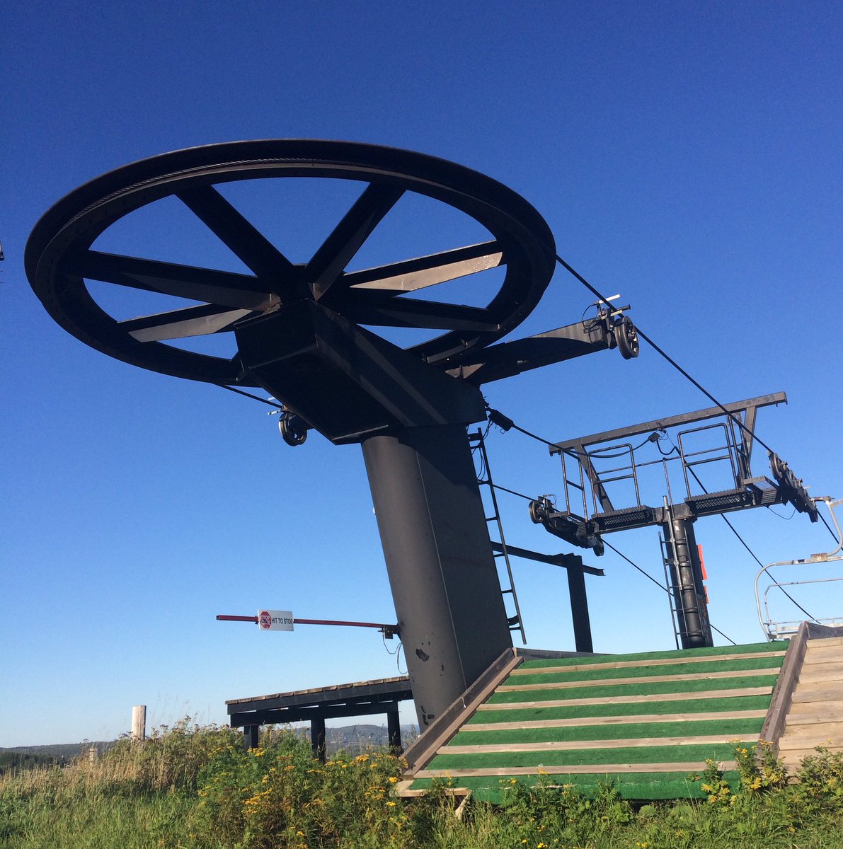 spiritmtduluth's tweet photo. It won't be long...til the #snow flies & the #bullwheel turns! Winter Passes on SALE thru 10/4/16 | #shred #Duluth https://t.co/aRjVgELnoL