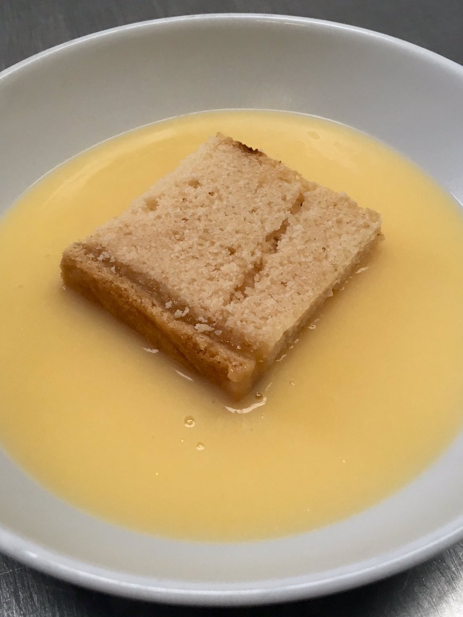 carekitchen1's tweet photo. Lemon bake well and custard 🍋🍋🍋 https://t.co/7n4qdKHgdR