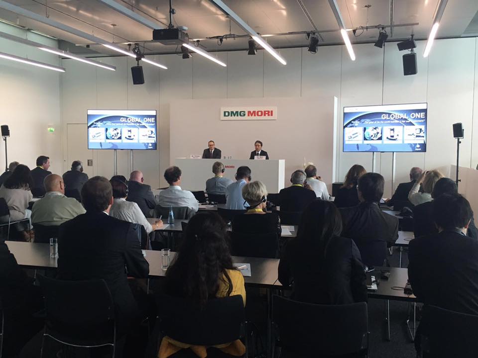dmgmorigermany's tweet photo. Wir stellen unsere GLOBAL ONE Strategie der Fachpresse vor! #DMGMORI jetzt live auf der @amb_stuttgart #AMB16 https://t.co/63Uyn44Hcr