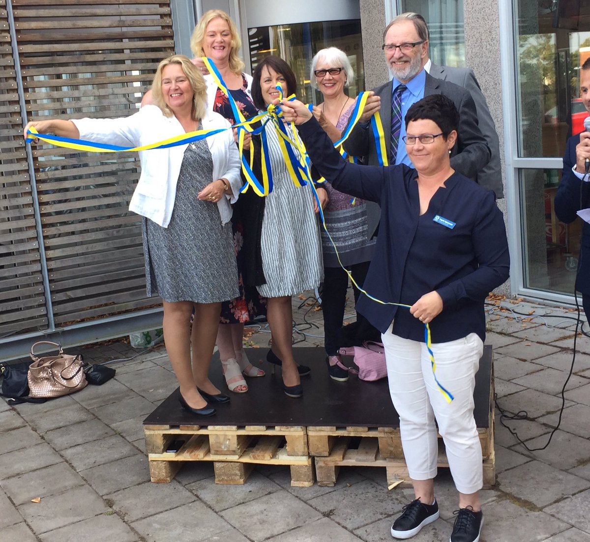 Vrmlandssamverk's tweet photo. ÄNTLIGEN! Nu är närvårdsplatserna i Kristinehamn invigda! #livpol #närvård #värmlandssamverkan https://t.co/3wxybiP4pD