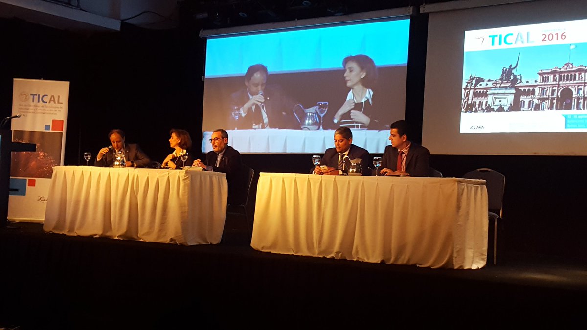 alonsomattei's tweet photo. Debate sobre "El rol de las TIC en la enseñanza de las Universidades del siglo XXI" #TICAL2016 https://t.co/W52qfi1cZP