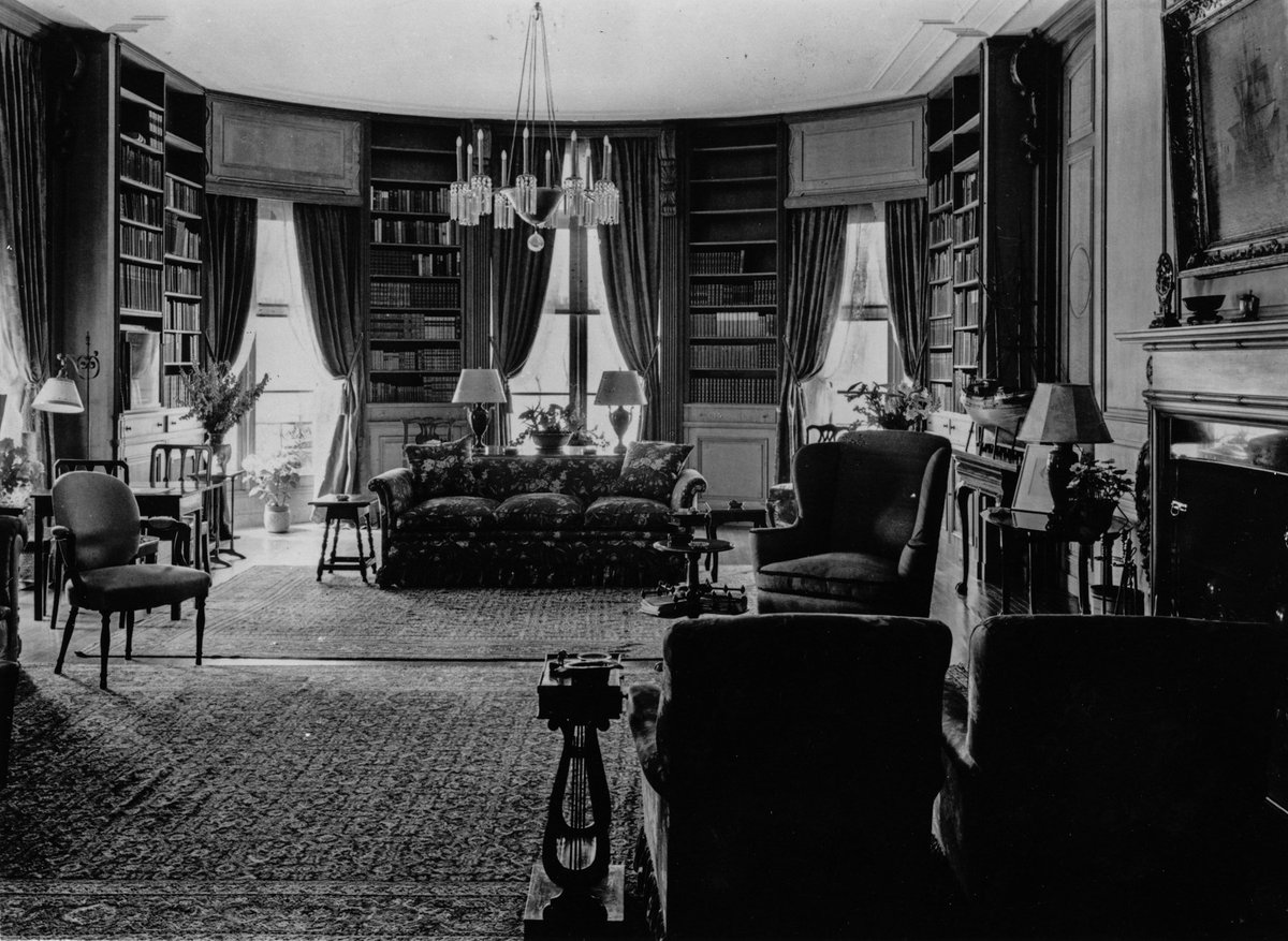 WaveHill's tweet photo. .#TBT to the #MarkTwainRoom in #WaveHillHouse circa 1933. Join Saturday's History Walk: https://t.co/MAnZD1lP9n https://t.co/yTxaD8wzLu