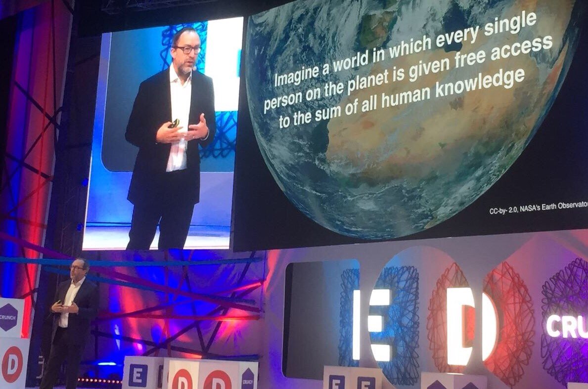 Wikimedia's tweet photo. In Russia, @jimmy_wales is promoting free access to knowledge at #EdCrunch2016 with our @julietvbarbara. https://t.co/vEO3j1epXR