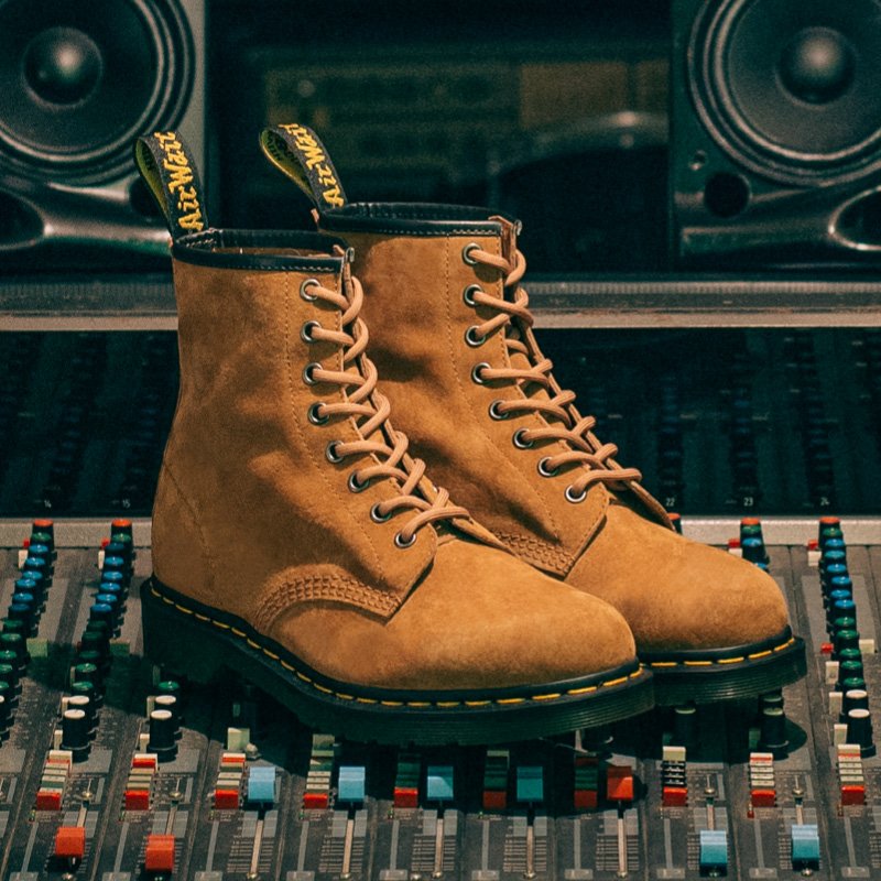 تويتر \ Dr. Martens على "Classics Remastered: The 1460 Soft Buck boot. EU: https://t.co/ZA8eZXpYxm US &amp; INTL: https://t.co/aL0Xh2177L https://t.co/X6fau28oPc"