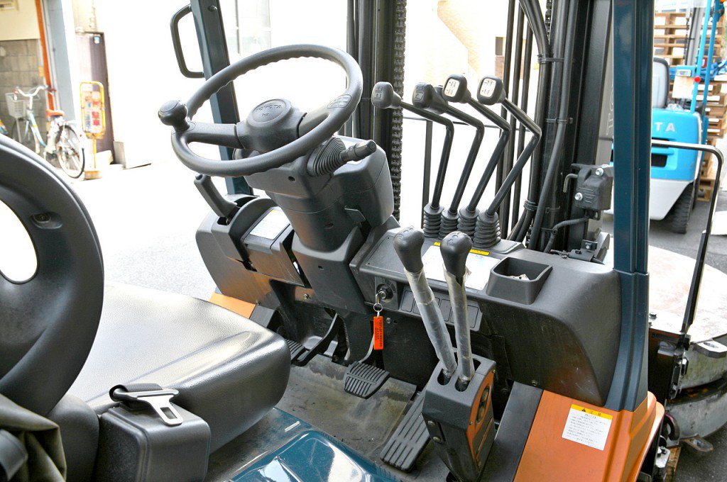 CliveFlucker's tweet photo. 5 things my instructor taught me about forklift training  #forklift #safety - https://t.co/axDWQGgapb https://t.co/KvSA6oJHG2