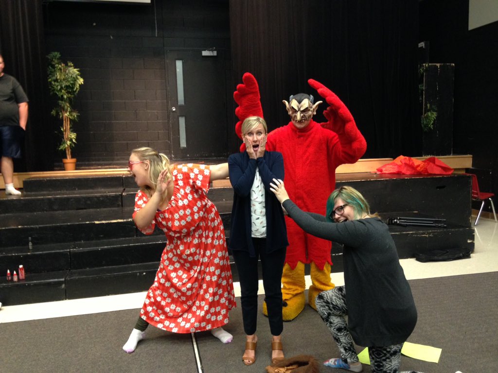 Kedhar72's tweet photo. @officialCWDHS ADV4Ma Mrs Ritters 1st period class #officalcw https://t.co/xUedZMbpLq