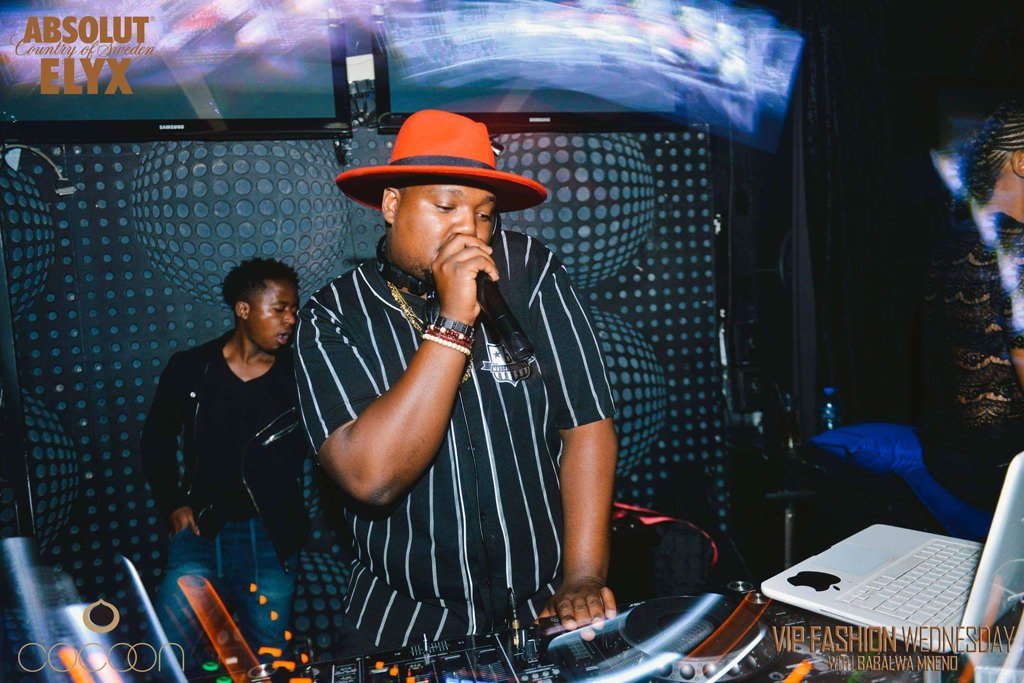 Dj_Timo_SA's tweet photo. I love to make beautiful people dance ✨
Push Ur Passion ❤️
#DjTimo https://t.co/AfUxd6BDxG