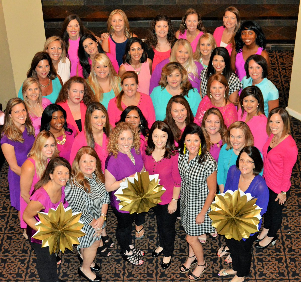 SugarPlumMarket's tweet photo. These BRIGHT smiles will be ready to greet you @SugarPlumMarket!  #SugarPlumMarket #FBJSL #MakingSpiritsBright https://t.co/u1SwEf7xzN