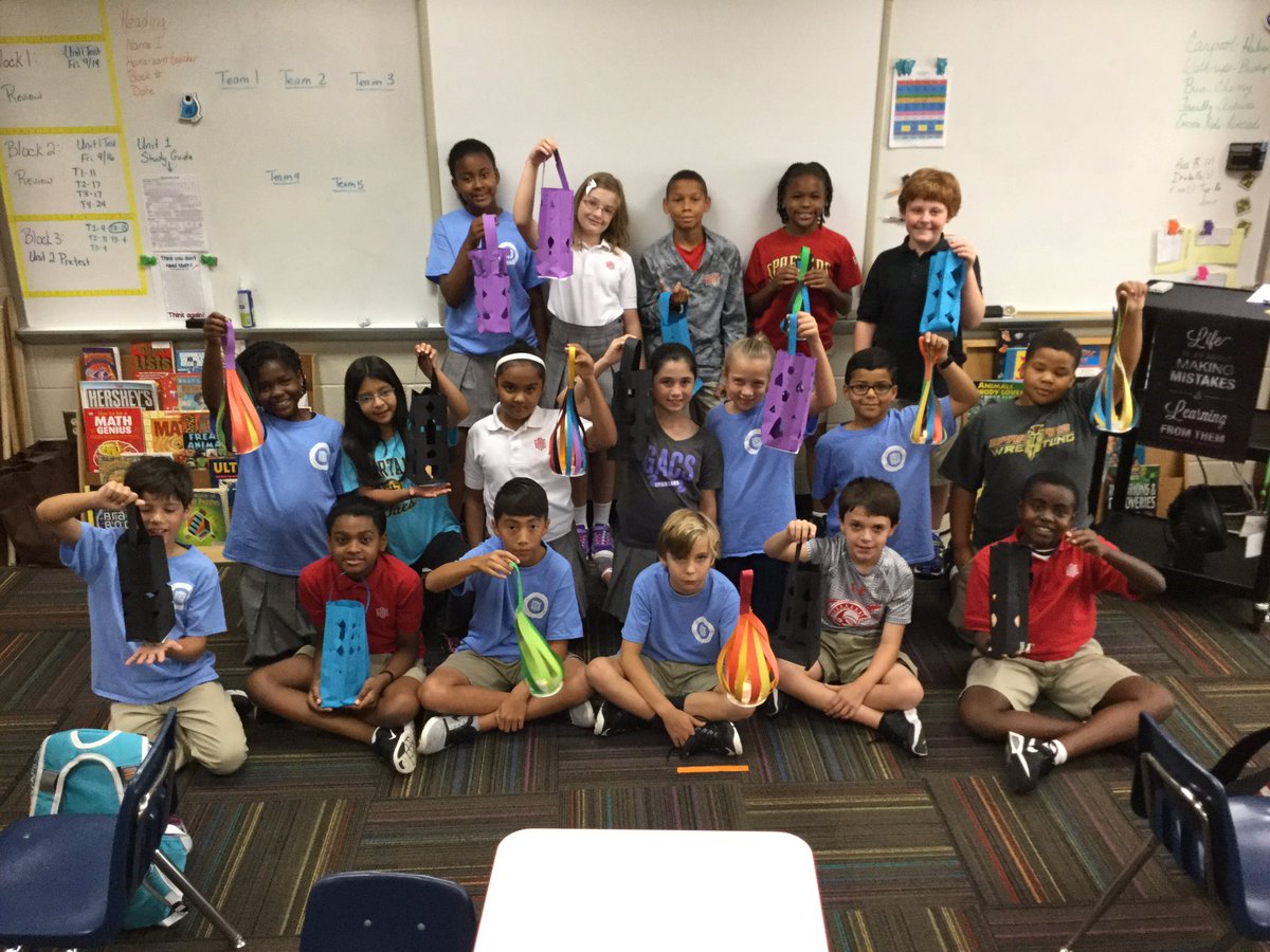 HuberScholars's tweet photo. Kicking off #NationalHispanicHeritageMonth this morning with a parade of lanterns through the #gacelem and village. https://t.co/GrZ8evrUNz