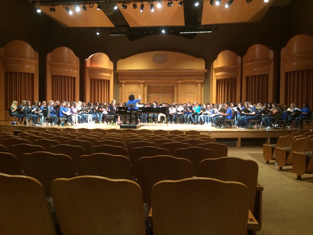 CCAChorus's tweet photo. Making amazing music at Reinhardt University with Dr. Martha Shaw! https://t.co/zXFsG1RMf9