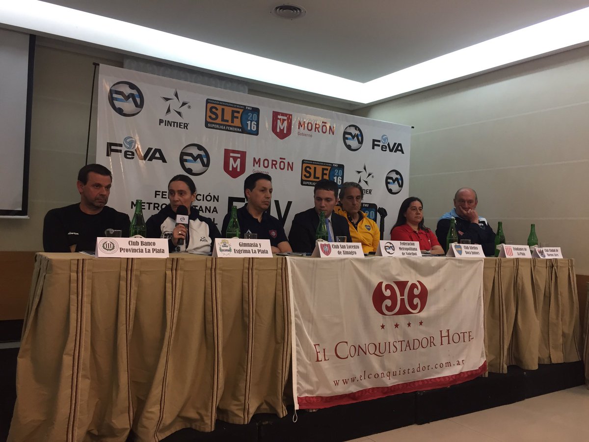 VoleyPlus's tweet photo. #VoleyMetro Gran presentación para la Superliga Metropolitana femenina ► https://t.co/8r1R1HFzMX https://t.co/bUieZSkfDV