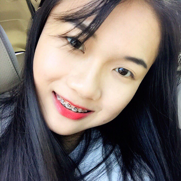 Enjelinalim's tweet photo. I am streaming on #BIGOLIVE. Join now!  https://t.co/pQKsvTYQs1 https://t.co/wAz68j0viM