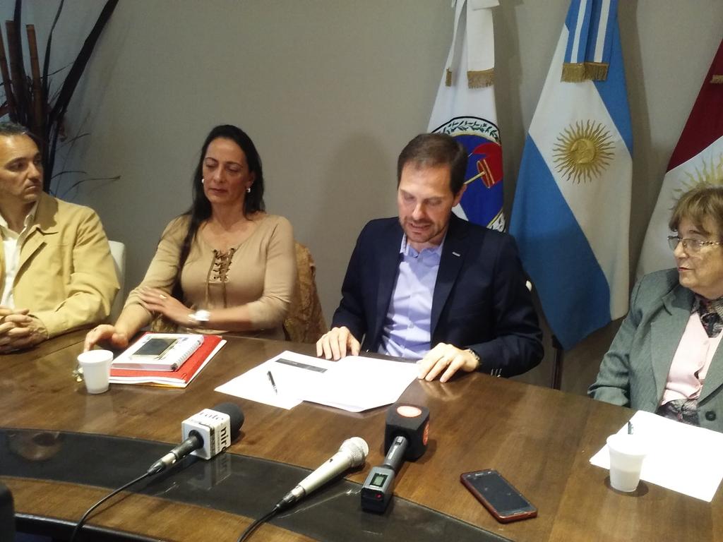 #Ahora presentación del festival "Villa María vive y siente" <a href="/martinrgill/">Martín Gill</a> #VillaMaria