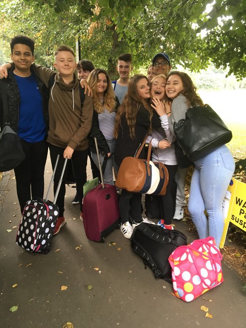 SmithillsSchool's tweet photo. Yr10 More Able students have just arrived in Cambridge to visit @Cambridge_Uni Have a great time. https://t.co/KQy1dhCaAq