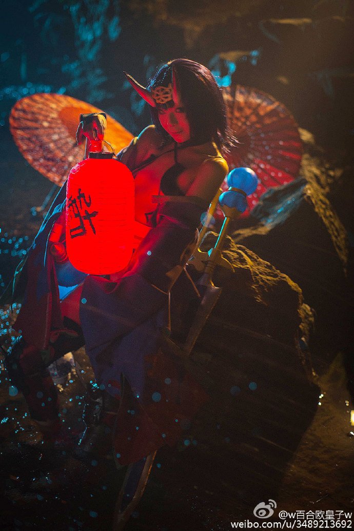 中国の俳優さんがやった Fate Go のギルガメッシュコスプレがすごい 慢心してオタクのおもちゃになるまで Togetter