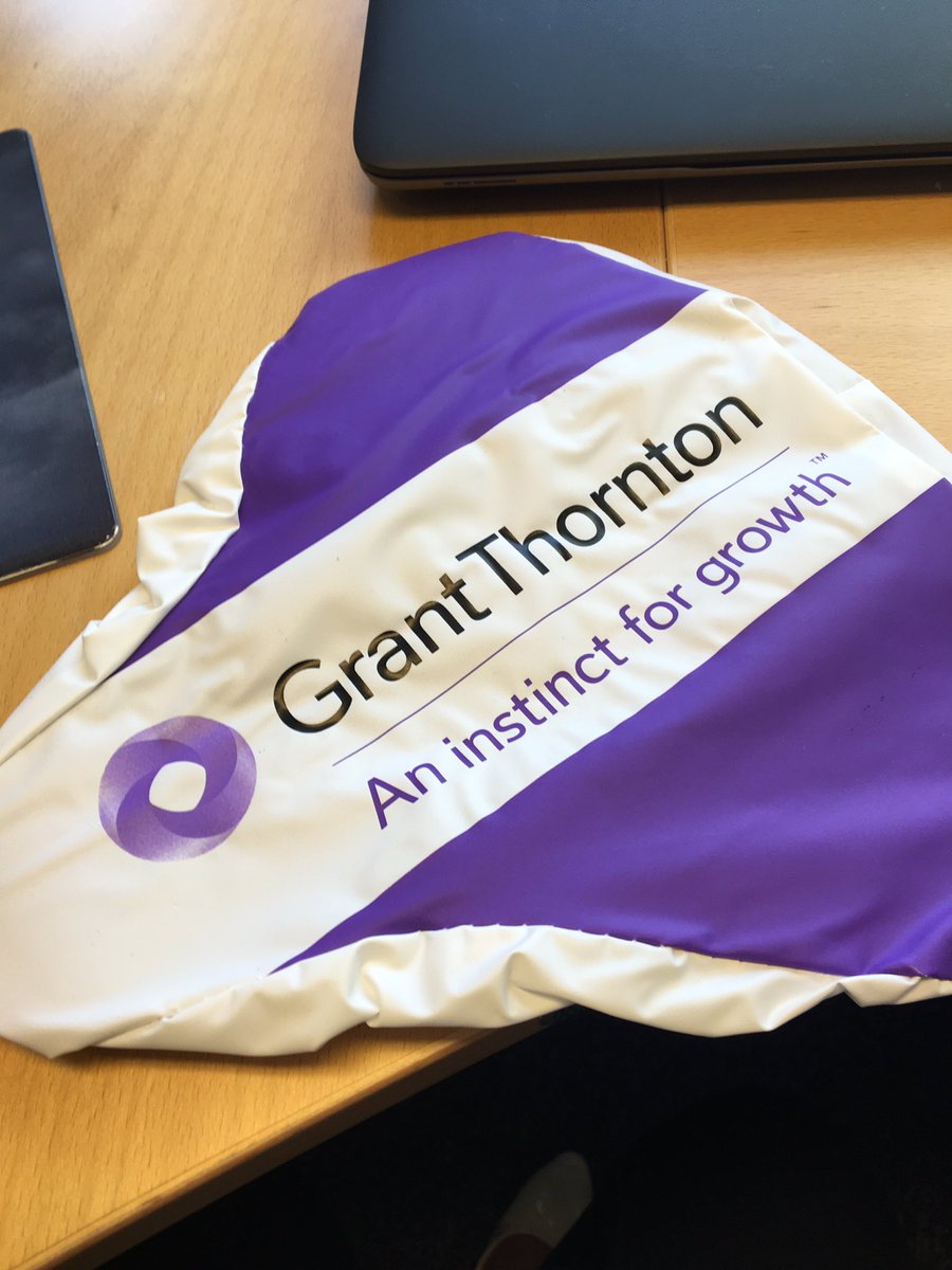 halvarsson_emma's tweet photo. I höst behöver jag inte bli blöt om rumpan på väg till och från jobbet 😀 #grantthornton #cykla https://t.co/RvWNxEajOu