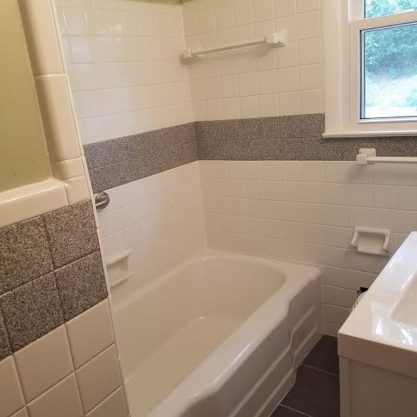 MirMethodATL's tweet image. Need a new look for your old/outdated tile bathroom? Call us today for a free consultation! 678-833-5886