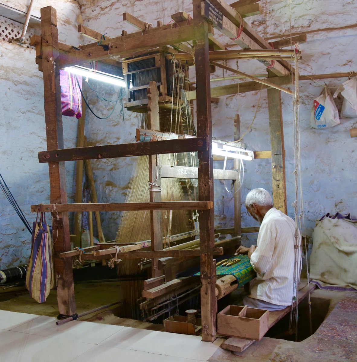himroo_fabrics tweet media