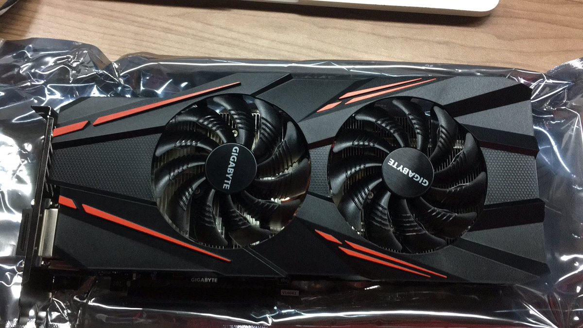 ewald_zietsman's tweet photo. This has same no of GB of ram as my first pc had MHz of clock speed #iliveinthefuture https://t.co/Wu8YNIqD5d