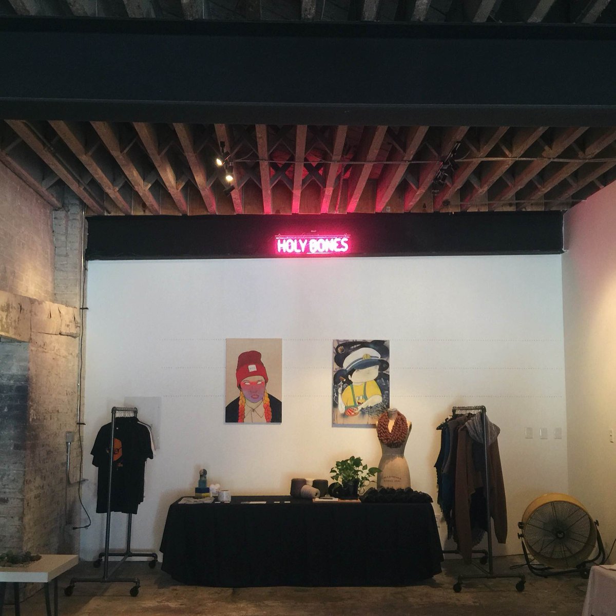 CraftyBastards's tweet image. RAD media preview at #HolyBones last nite! 16 DAYS 2 GO GUYS. Beat the crowds + get yr tix bit.ly/2c75U02