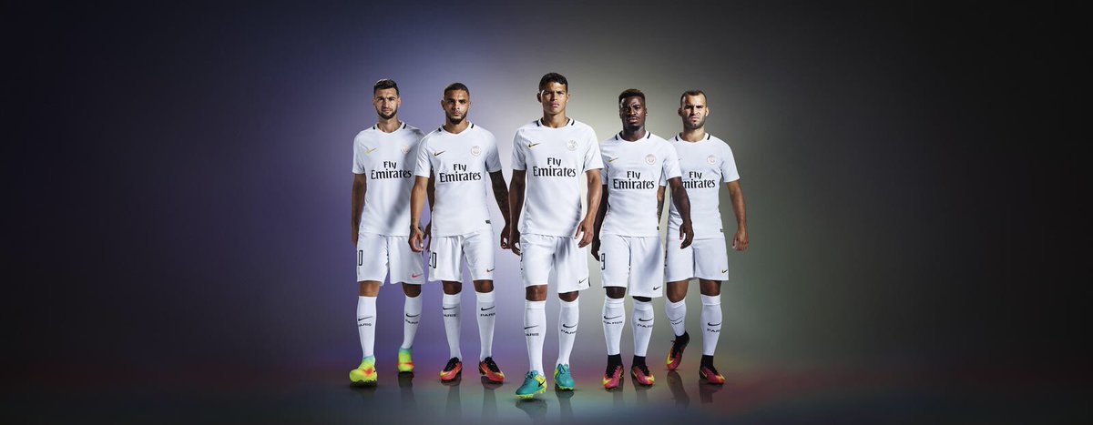 FutjunkieMx's tweet photo. El @PSG_espanol presentó su nuevo y elegante 3er uniforme @nikemexico https://t.co/bY5x4OKifQ
