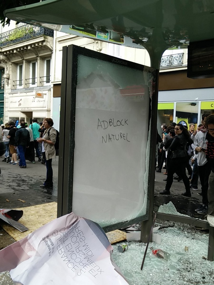 grodira's tweet photo. En la manifestación contra la reforma laboral de París. Foto de 
@Nuget_char https://t.co/zDm8zgKv4p