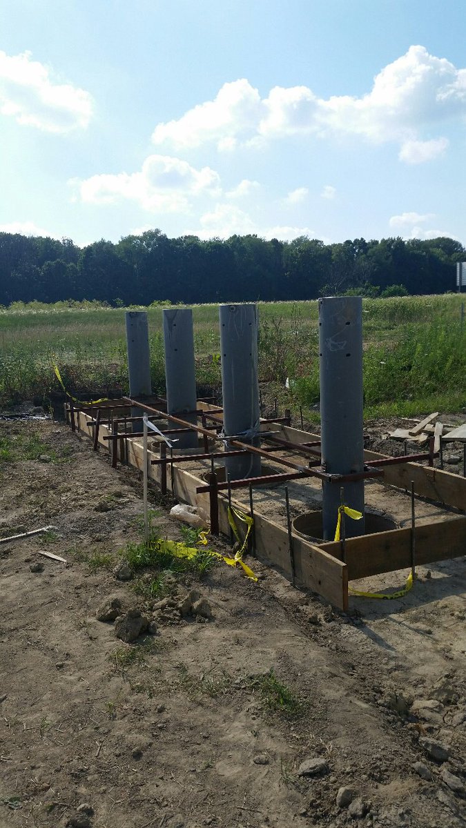 ParvinClauss's tweet photo. Something BIG is going on at @TheLakesofValp !!!! An exciting new mixed use development from #WeissEntities #signage https://t.co/MuTYyhs6M0