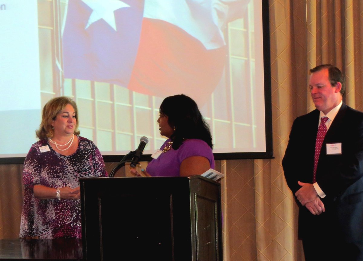 TracyeMac's tweet photo. Proud to present @NeutralPosture with the inaugural #Texas Business Star Award with @TheRVP https://t.co/1CtYedFlnD https://t.co/hPcgb9xZr8
