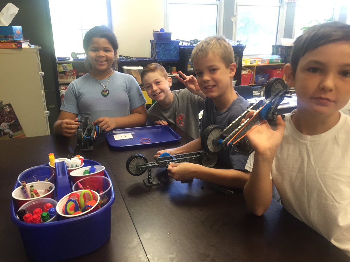 Tillman 4th graders building and modifying bikes! <a href="/KHSPLTW/">KHS Engineering</a> <a href="/kwoodschools/">Kirkwood School Dist</a> <a href="/KSDLearns/">KSD Learns</a> <a href="/captaincrnko/">☠ Adam Crnko</a> <a href="/PLTWorg/">Project Lead The Way</a>