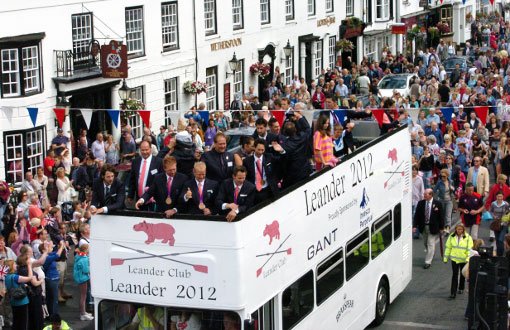 Jamie_p9's tweet photo. Henley's @Rio2016_en heroes will be celebrated at a parade in the town on Saturday > https://t.co/JU781W4jF8. https://t.co/ZYKnpdUWZO