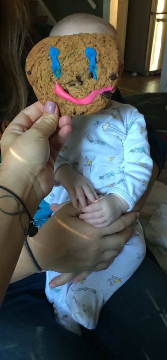 KyleneTyler's tweet photo. Reese's first smile cookie #smilecookie #timhortons @justntime33 https://t.co/km1IneEHRV