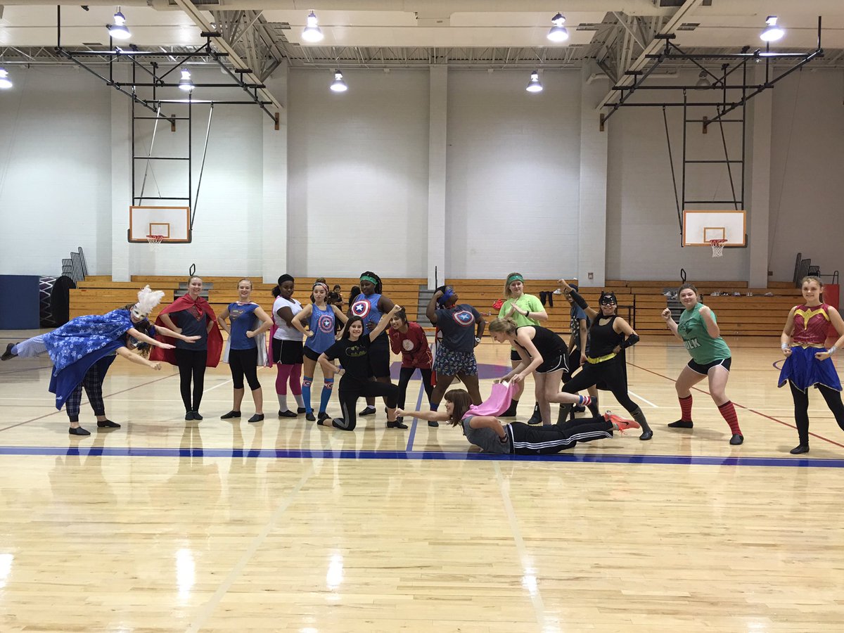 BHSSHYANNES's tweet photo. Superheroes dress up day = a SUPER Thursday practice 👯 https://t.co/pumJpkgu0A