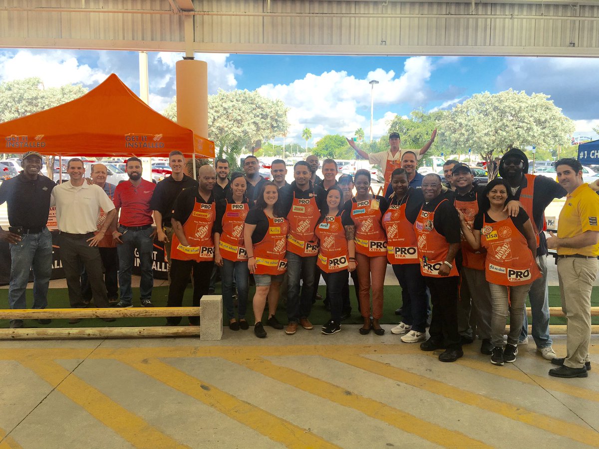 Having a GREAT Pro Event!  Thank You to all the vendors for there support.