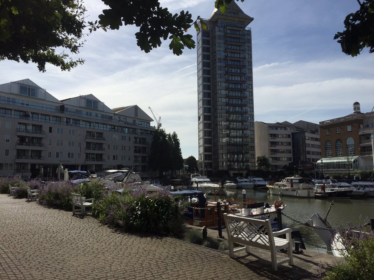 SparklingSW10's tweet photo. #Sparklingsolutions #chelseaharbour #afterbuildersclean #thames quay for #Fabricari https://t.co/XADozkdcKw