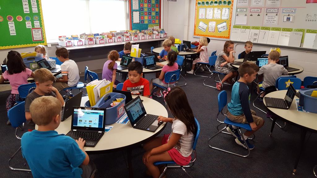 MussonStars's tweet photo. Stafford Stars first graders reading on Chromebooks with Raz-Kids #sayrestrong https://t.co/nKpO4IkXcP