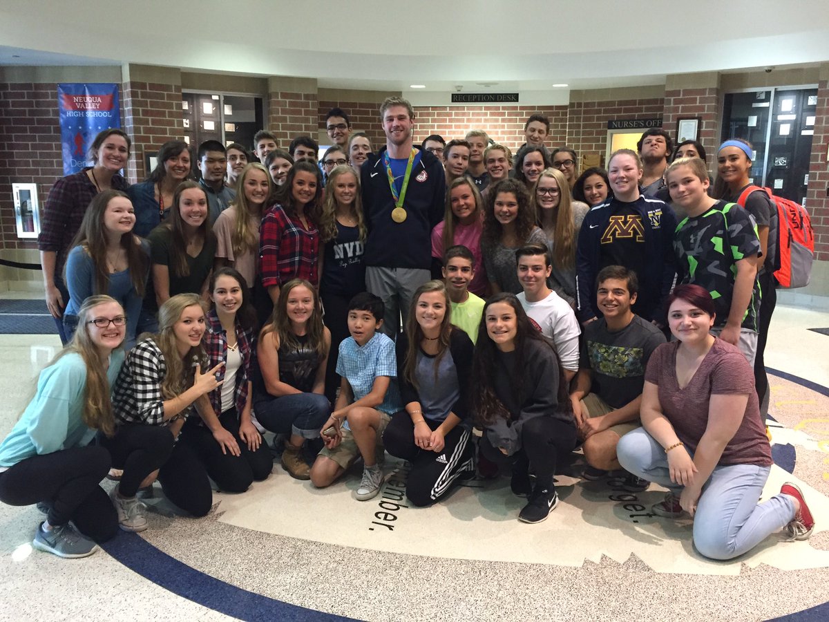 nvmcdermott's tweet photo. Our Block class with @KwCordes at NV! @mrock417 https://t.co/2vxXwx8dGT