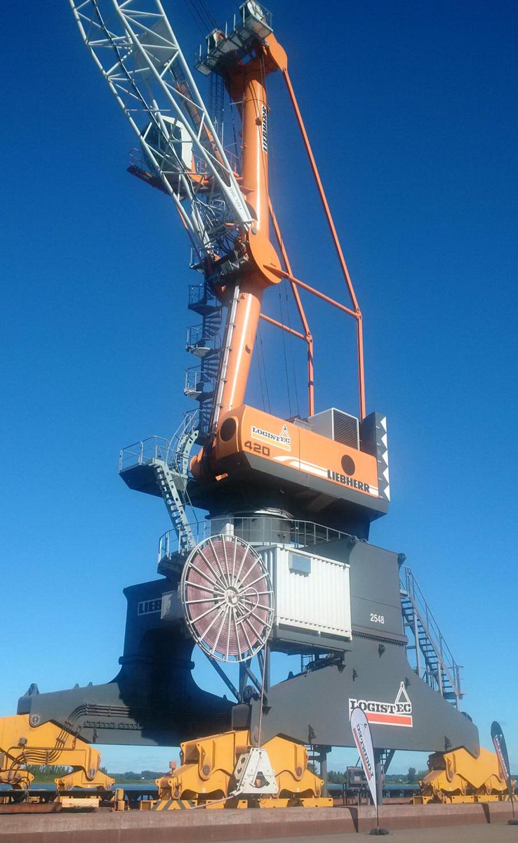 sbergeron's tweet photo. Suite à l'annonce ZIP Contrecoeur-Varennes, visite des installations de Logistec &amp; @PortMTL avec @JDAmourofficiel. https://t.co/2evgnRYECI