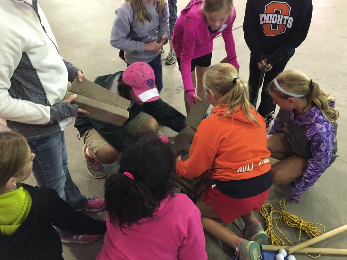 kgregorsok's tweet photo. Team-building relays #otsegoknights https://t.co/nswU0uqIVD