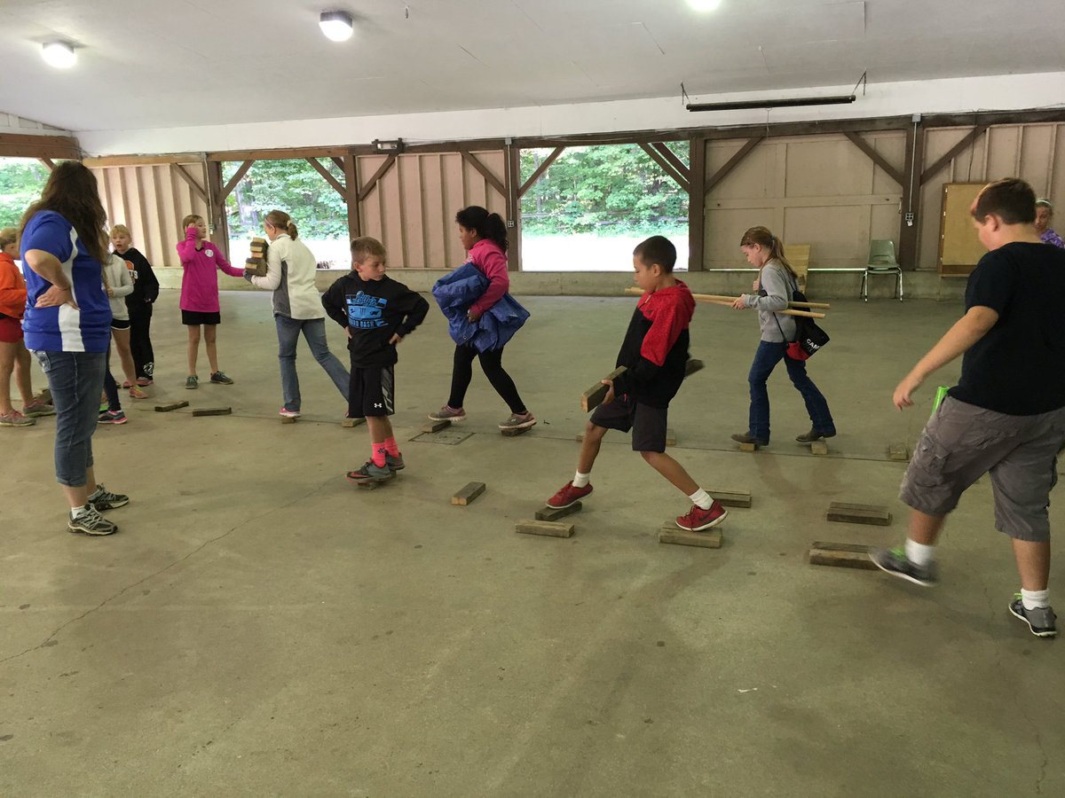 kgregorsok's tweet photo. Team-building relays #otsegoknights https://t.co/nswU0uqIVD