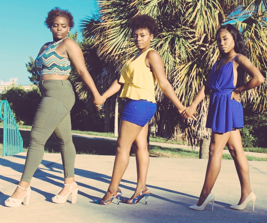 Zariaaaa_'s tweet photo. Them Damn Entourage Models πππ #KouturePhotography #TBGNetwork #EntourageEnt https://t.co/b8CevIsC65
