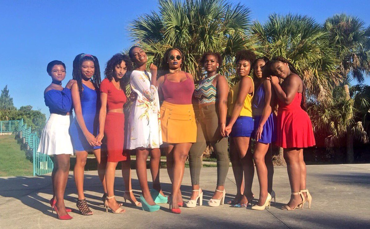 Zariaaaa_'s tweet photo. Them Damn Entourage Models πππ #KouturePhotography #TBGNetwork #EntourageEnt https://t.co/b8CevIsC65