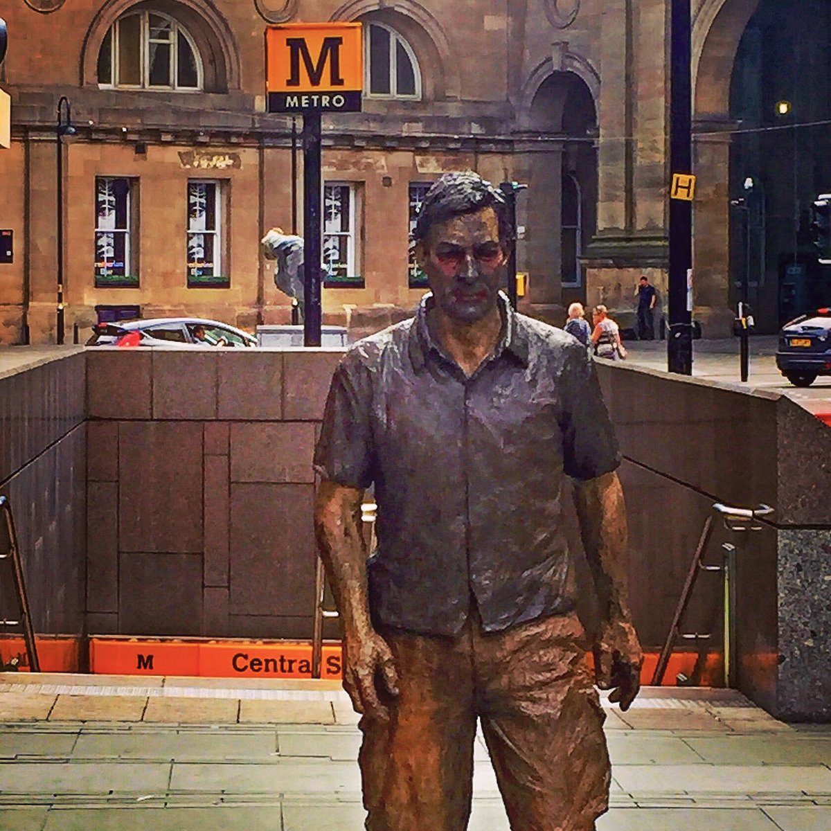 He emerged furious, ragy pants didn't even begin to describe his thunderous mood. £3.30! #nefollowers